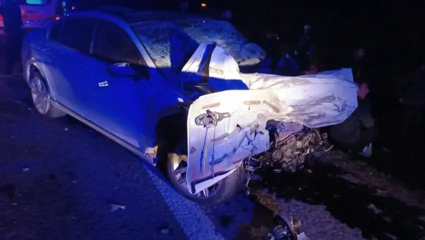 İki Otomobil Kafa Kafaya Çarpıştı! 4 Kişi Hayatını Kaybetti...