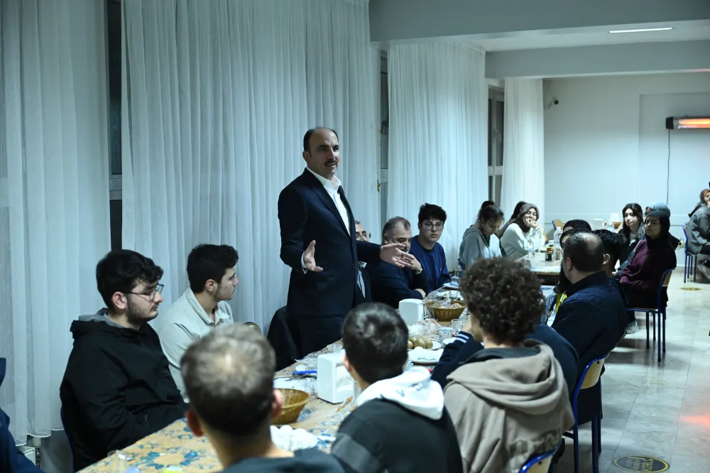Başkan Altay Lise Öğrencileriyle Sahurda Buluştu!