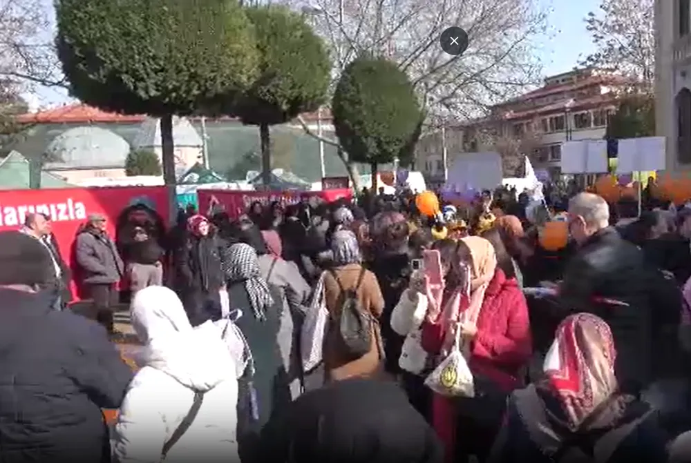 LÖSEV Yüzlerce Kadını Konya