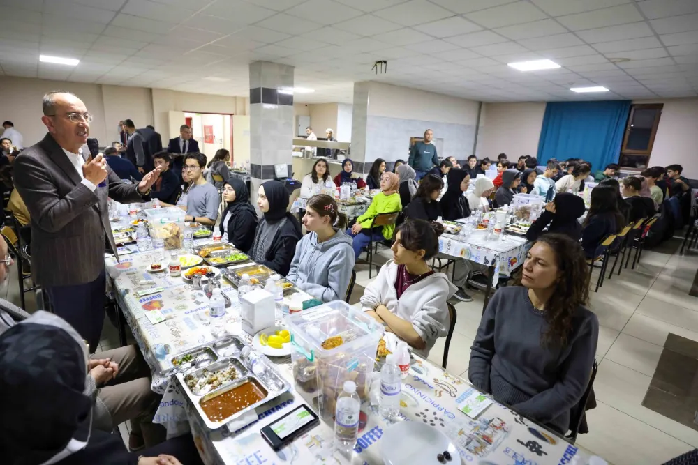 Başkan Kavuş Lise Öğrencileriyle Sahurda Bir Araya Geldi!