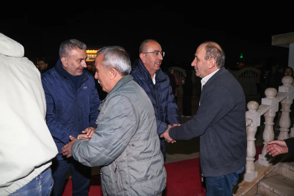 Meram Belediye Başkanı Mustafa Kavuş, Teravih Sonrası Vatandaşlarla Buluştu!