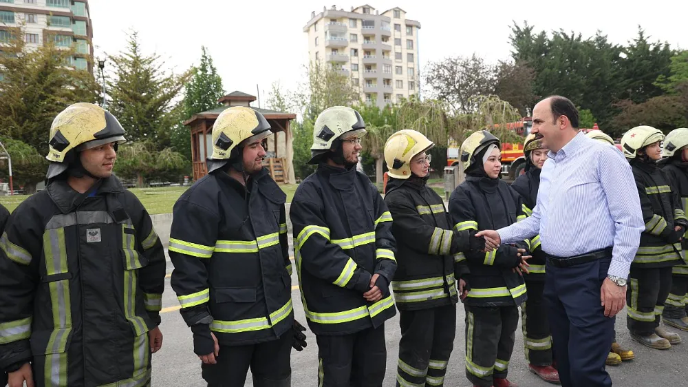 Başkan Altay gönüllü itfaiyecilerle