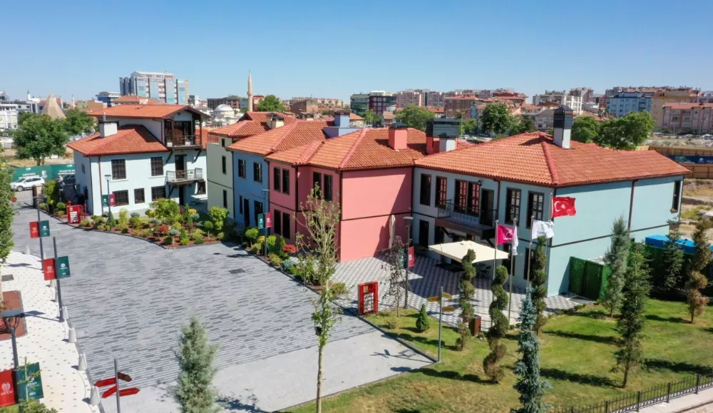 Meram Tarihi Sırçalı Otel’i açıldı